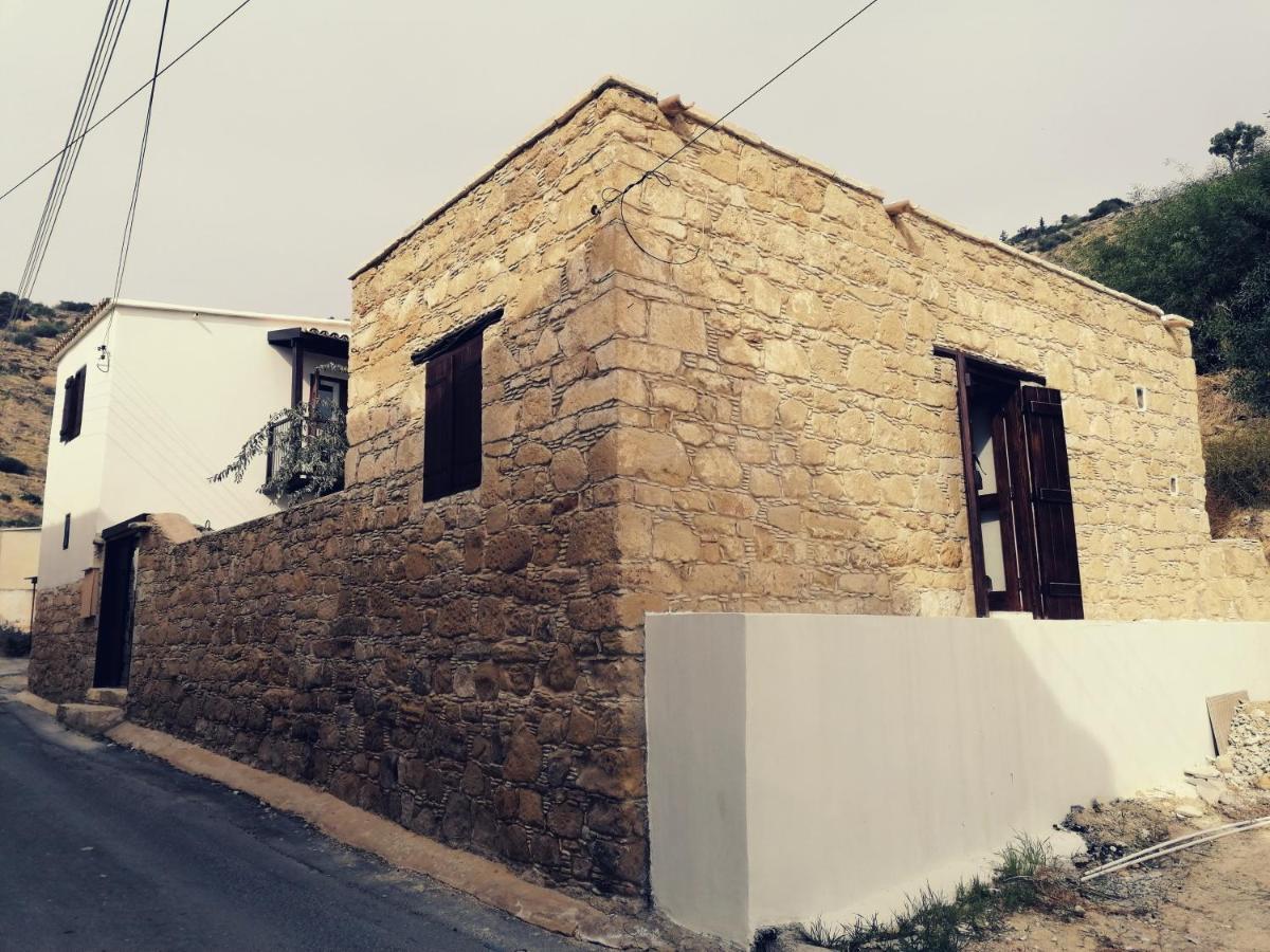 Casavero Voroklini Bagian luar foto